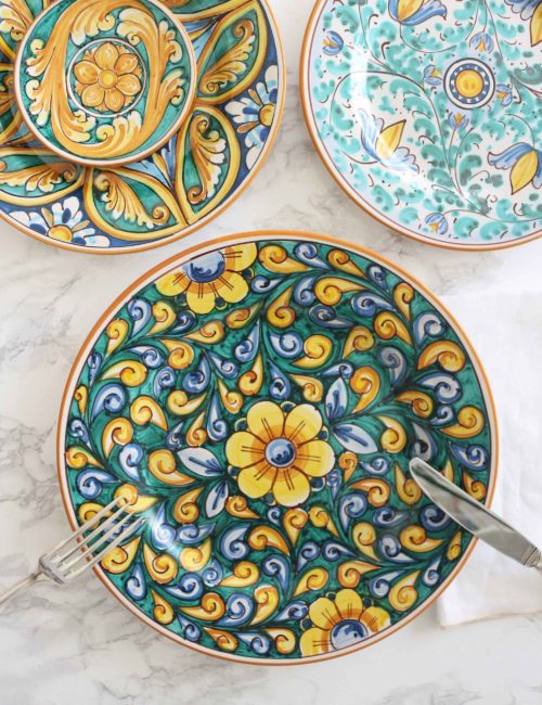 Sicilian Caltagirone decorated ceramic flat plate