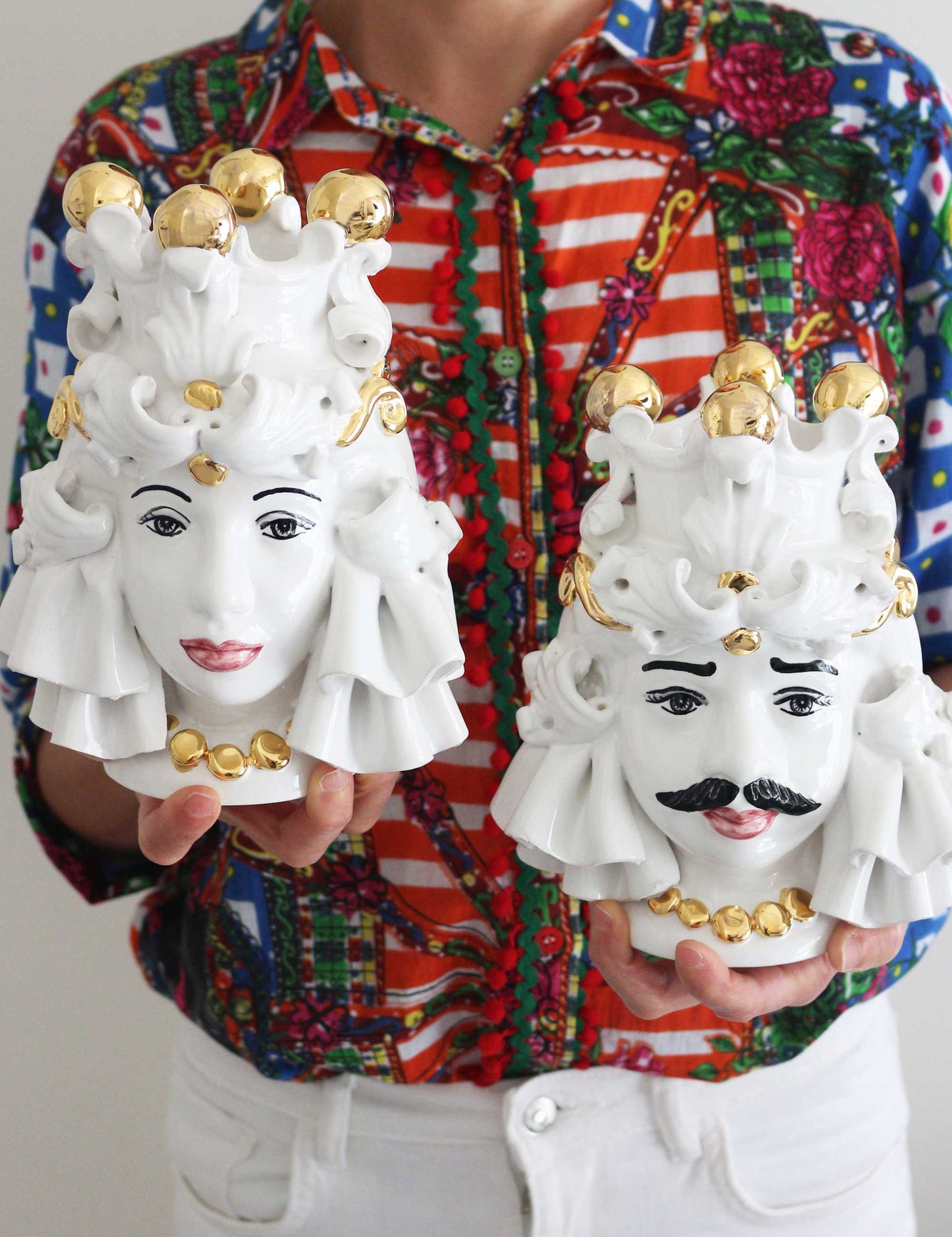 Teste di moro in ceramica siciliana con decori oro