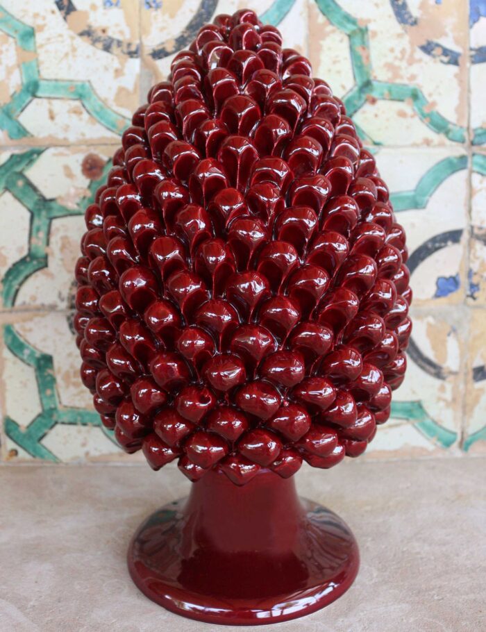 Pigna in ceramica siciliana 40 cm colore ciliegia dell’Etna